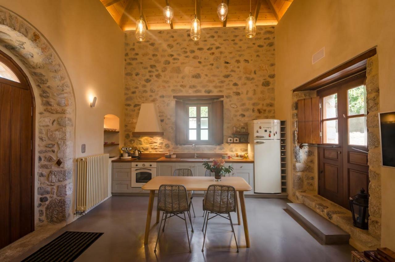 Panthemis Villa Leonidio Exterior photo